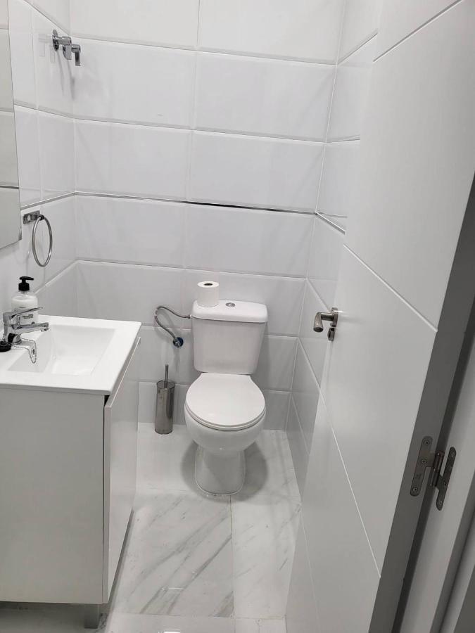 Room In Apartment - Habitacion Multiple 04 Carpetana Madrid Ngoại thất bức ảnh