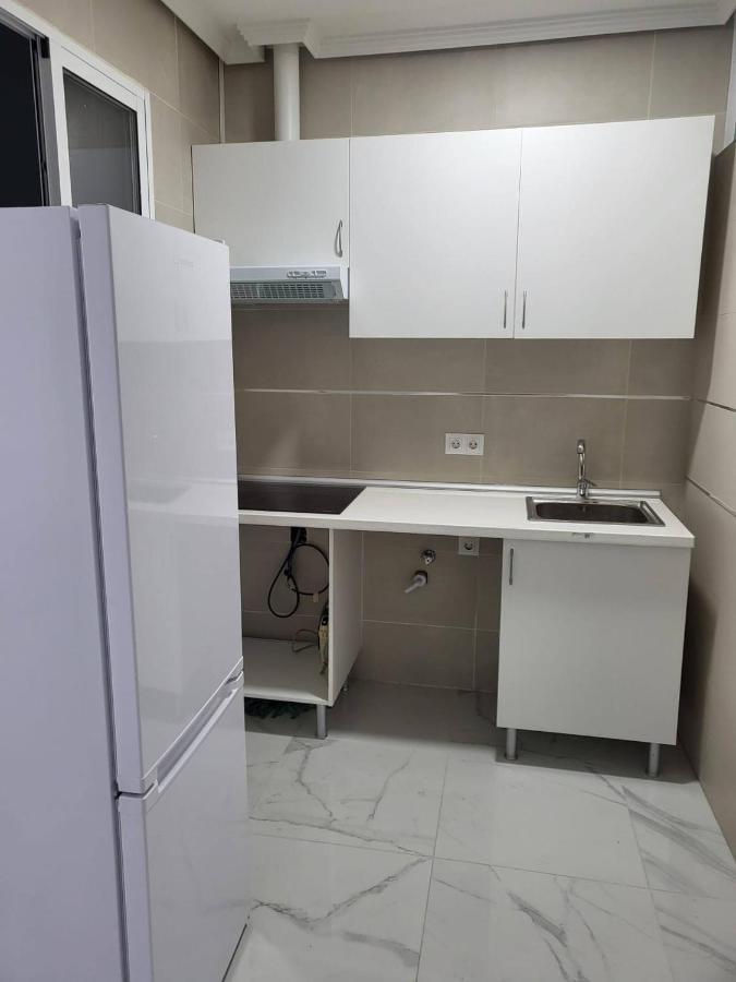 Room In Apartment - Habitacion Multiple 04 Carpetana Madrid Ngoại thất bức ảnh