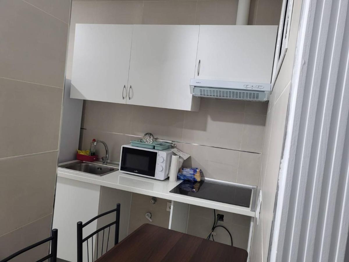 Room In Apartment - Habitacion Multiple 04 Carpetana Madrid Ngoại thất bức ảnh