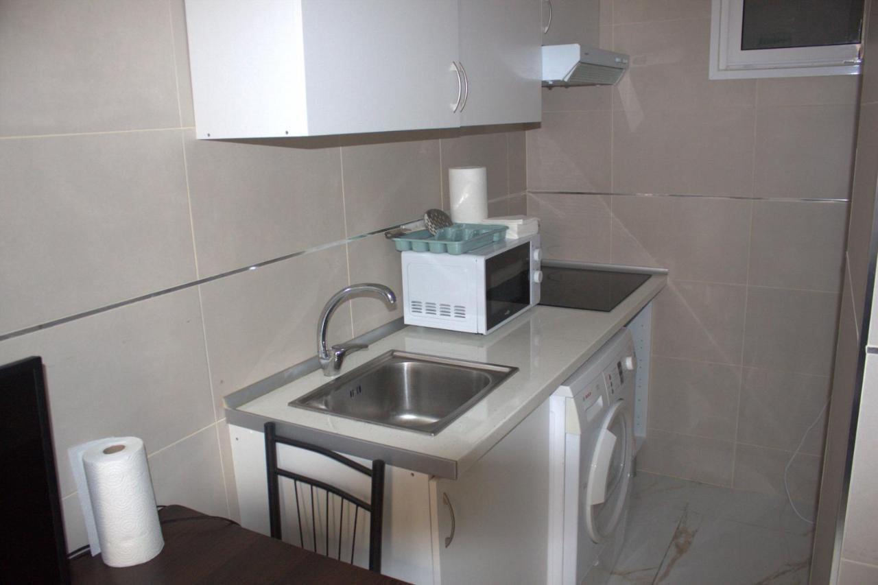 Room In Apartment - Habitacion Multiple 04 Carpetana Madrid Ngoại thất bức ảnh